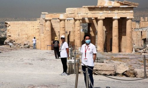 Greqia heq karantinen per turistet: Ja rregullat e vetme per kalimin